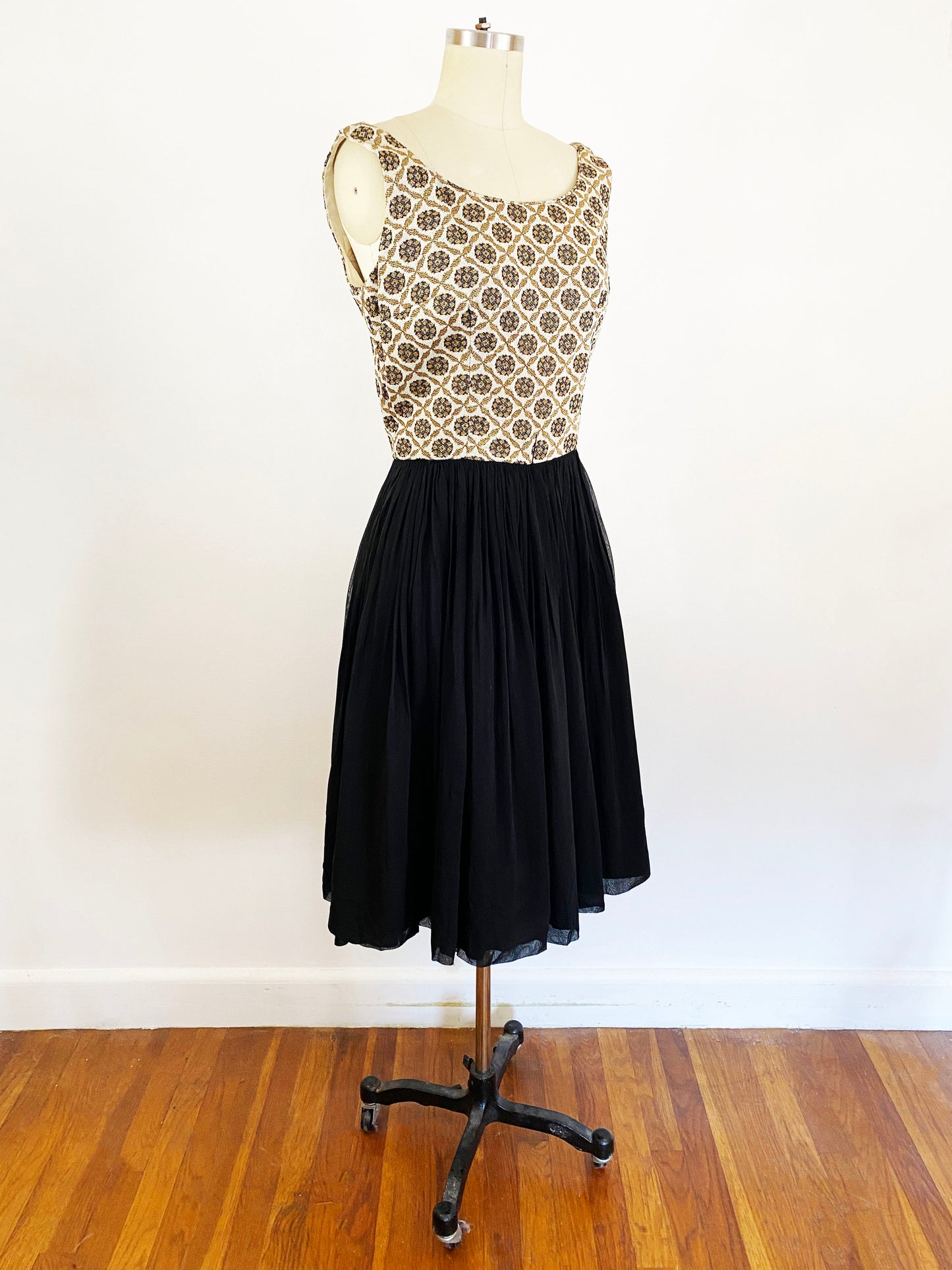 1950s Carol Craig Lurex Paisley and Black Chiffon Fit and Flare Cocktail Dress Retro Holiday Party / Small 6