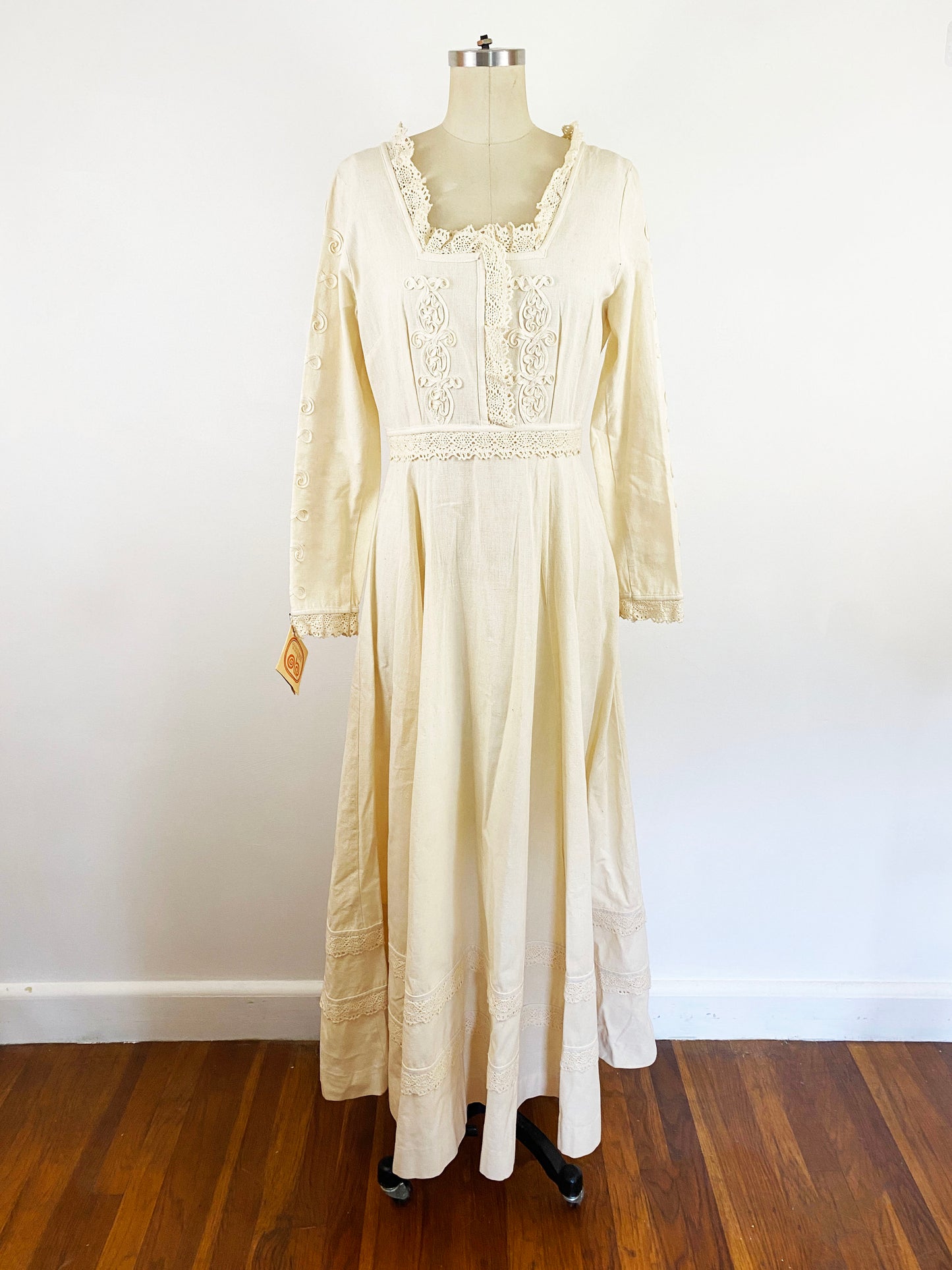 1970s Girasol by Gonzalo Bauer Natural Cotton Cream Lace and Embroidered Long Sleeve Maxi Prairie Dress Mexican Wedding Dress / Medium 10