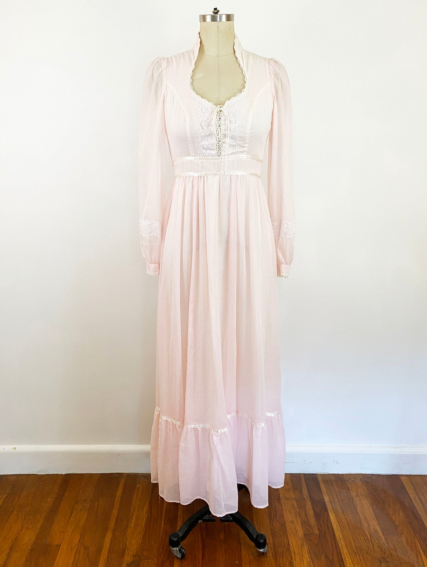 1970-1980s Gunne Sax Pink Gauzy Lace Corset Dress Renaissance Prairie Maxi Dress Boho Hippie Cottagecore Romantic / Extra Small