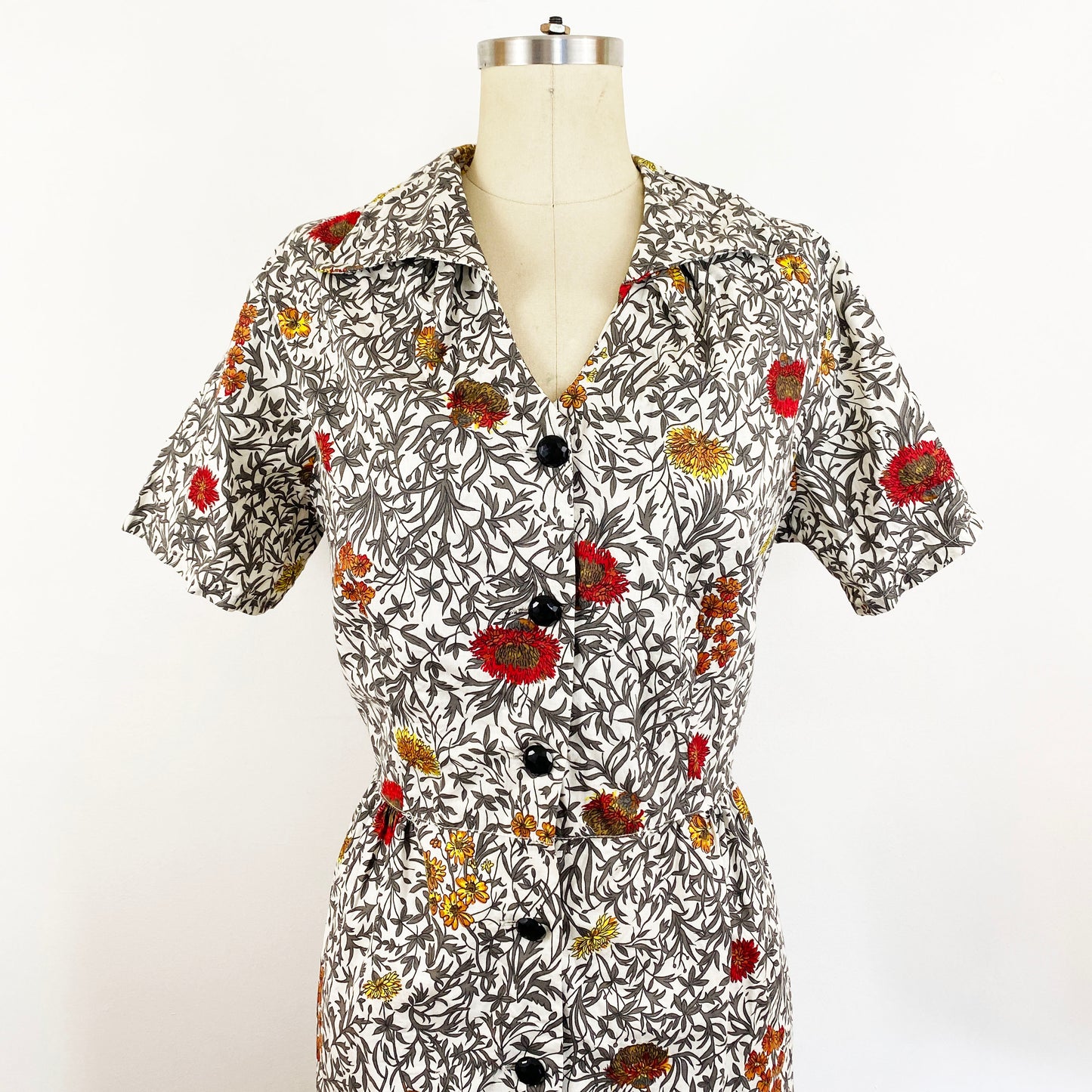1950s Kenrose Cotton Autumn Floral White and Gray Cotton A-line Shirt Dress Day Dress / Vintage Plus Size 0X 14/16