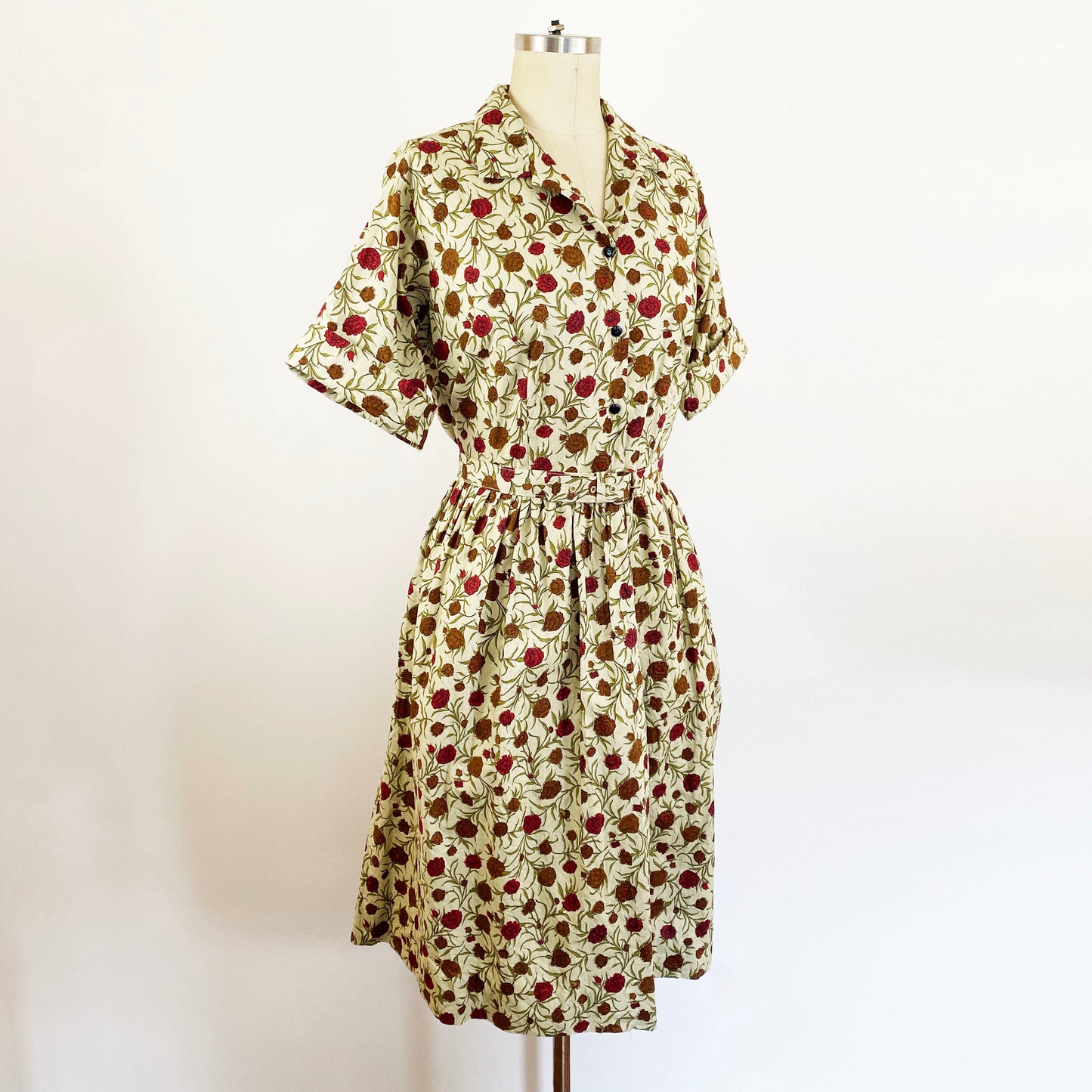 1950s Cotton Autumn Floral Carnation Light Green and Red Fit and Flare Shirtwaist Dress Day Dress / Vintage Plus Size XL 12