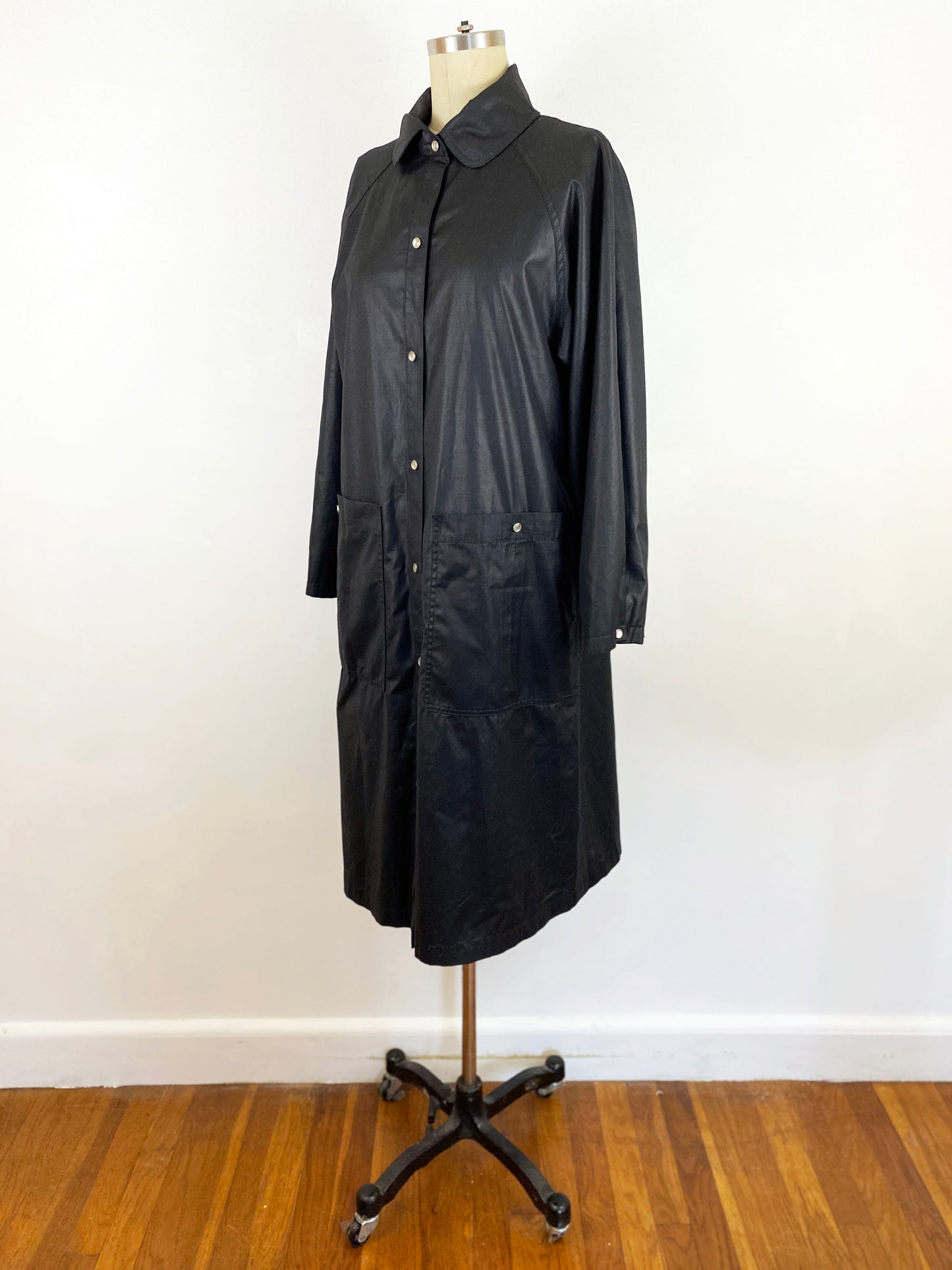 1970s Bonnie Cashin for Russ Taylor Black Minimalist Pearl Snap Trench Coat / Large