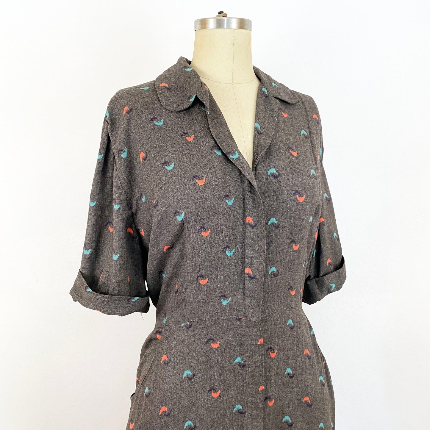 1940s Eve Carver Gray Atomic Half Moon Print Rayon Jersey Zip Front A-line Midi Dress / Extra Large