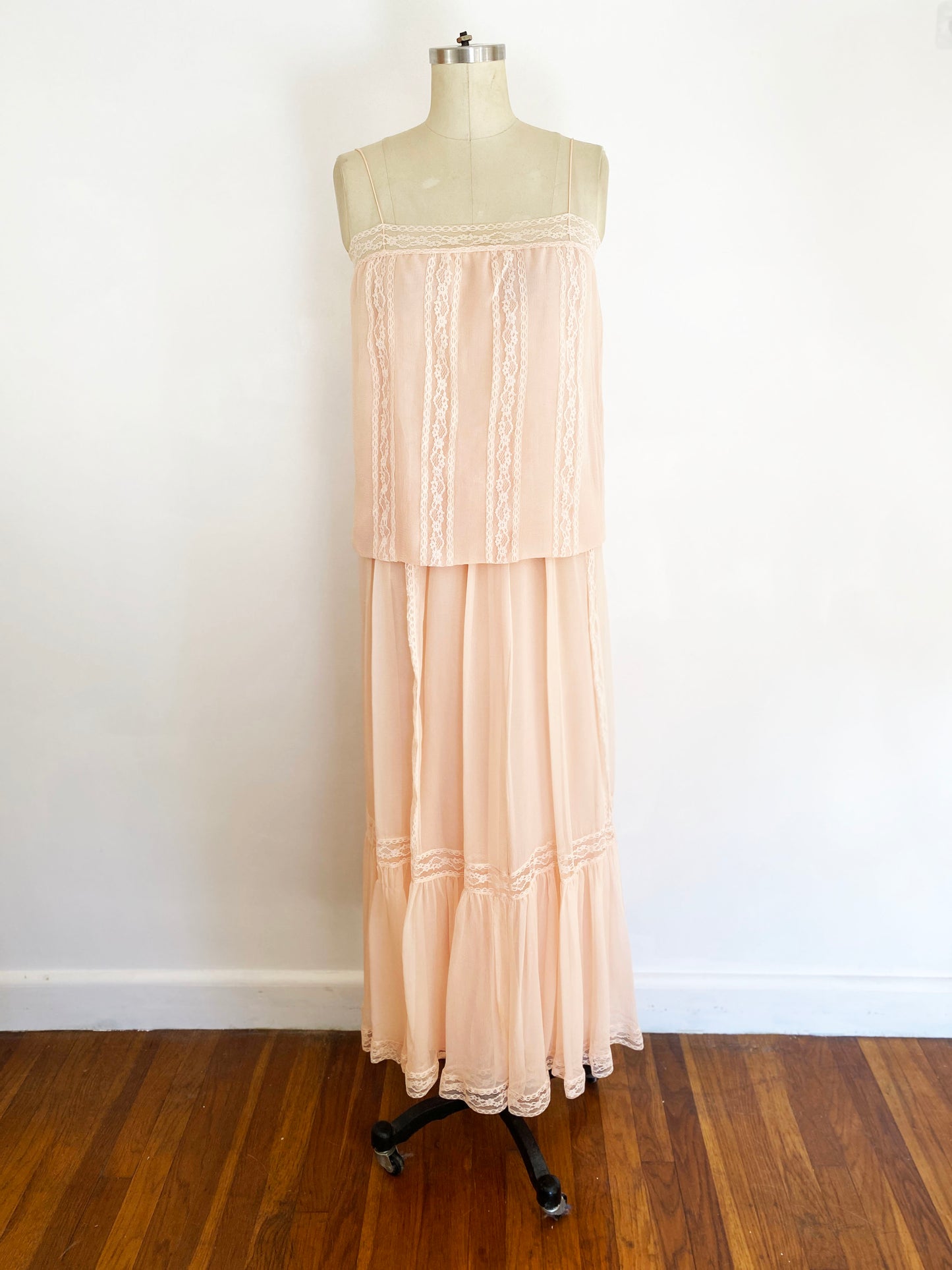 1970s Oscar de la Renta Peachy Pink Chiffon Silk and Lace Dress Set Camisole Maxi Skirt Romantic / Extra Small