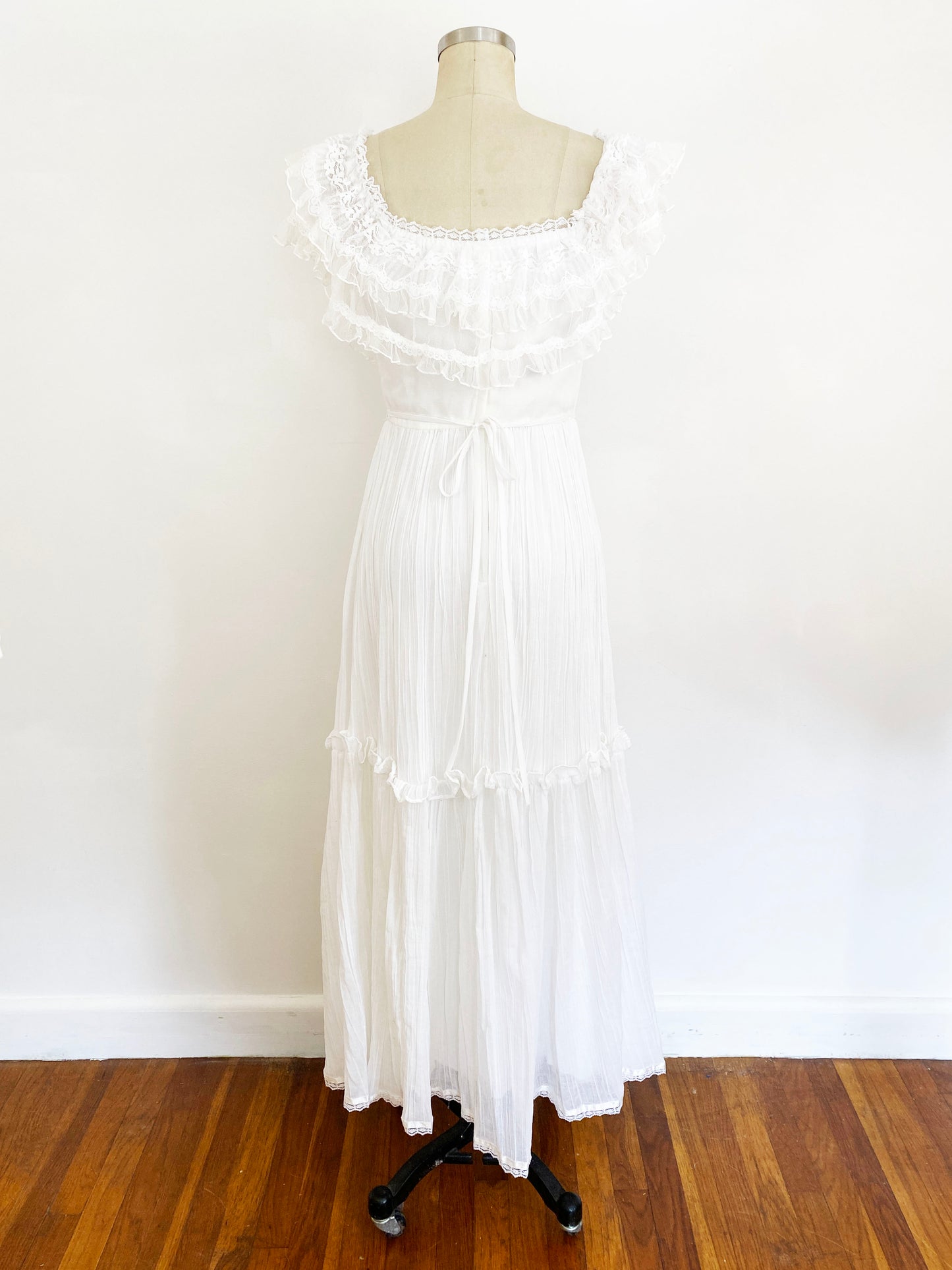 1970-1980s Gunne Sax White Gauzy Lace Dress Renaissance Prairie Maxi Dress Lace Ruffle Collar Boho Hippie Cottagecore Romantic / Small 4