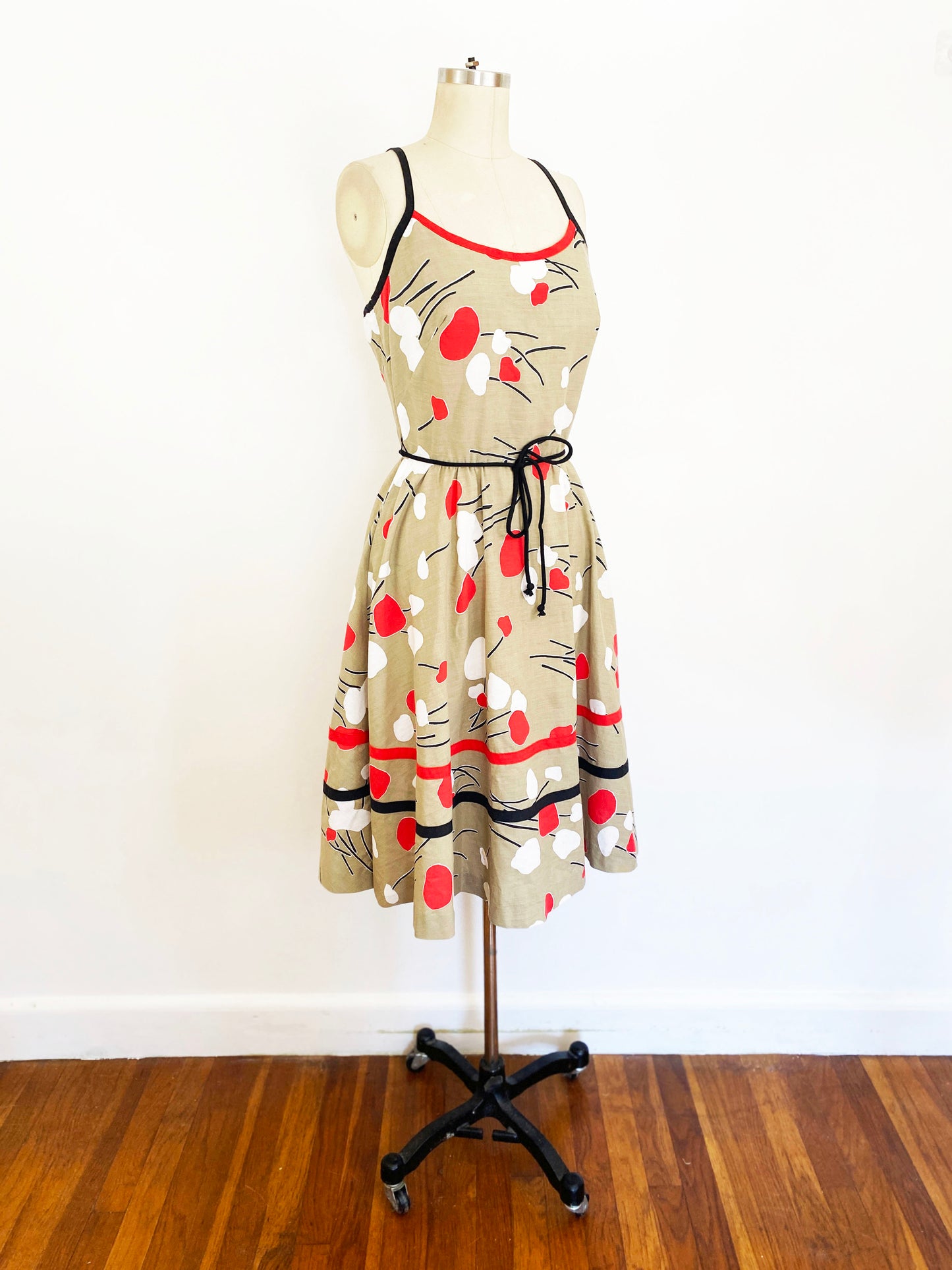 1970s Jenni Cotton Floral Dress Tan Red Fit and Flare A-line Garden Party Cute Sundress / Medium 8