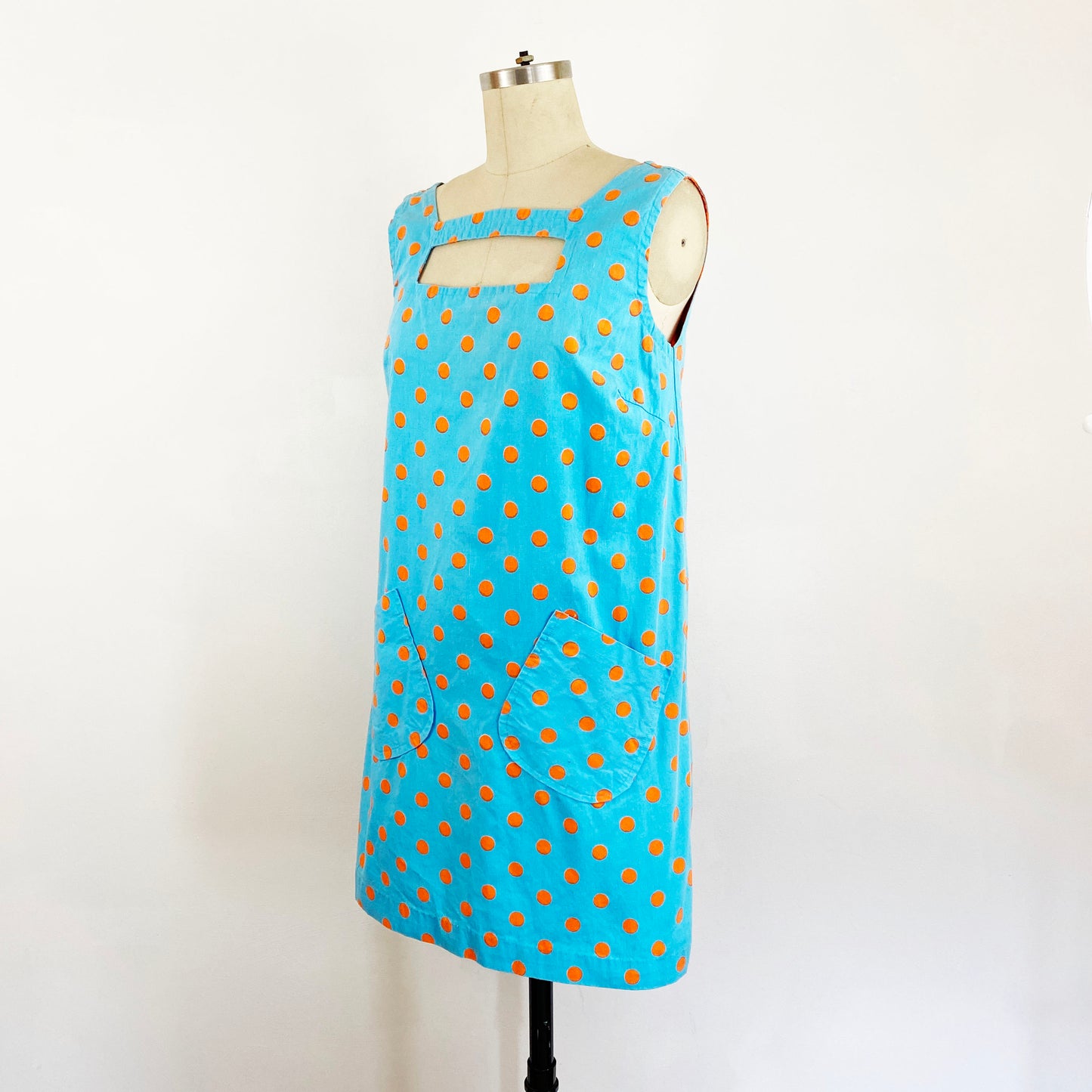 1960s PlayMates Orange and Blue Polka Dot Mini Dress Mod A-line Shift Dress Cut Out Collar Go Go / Medium 8