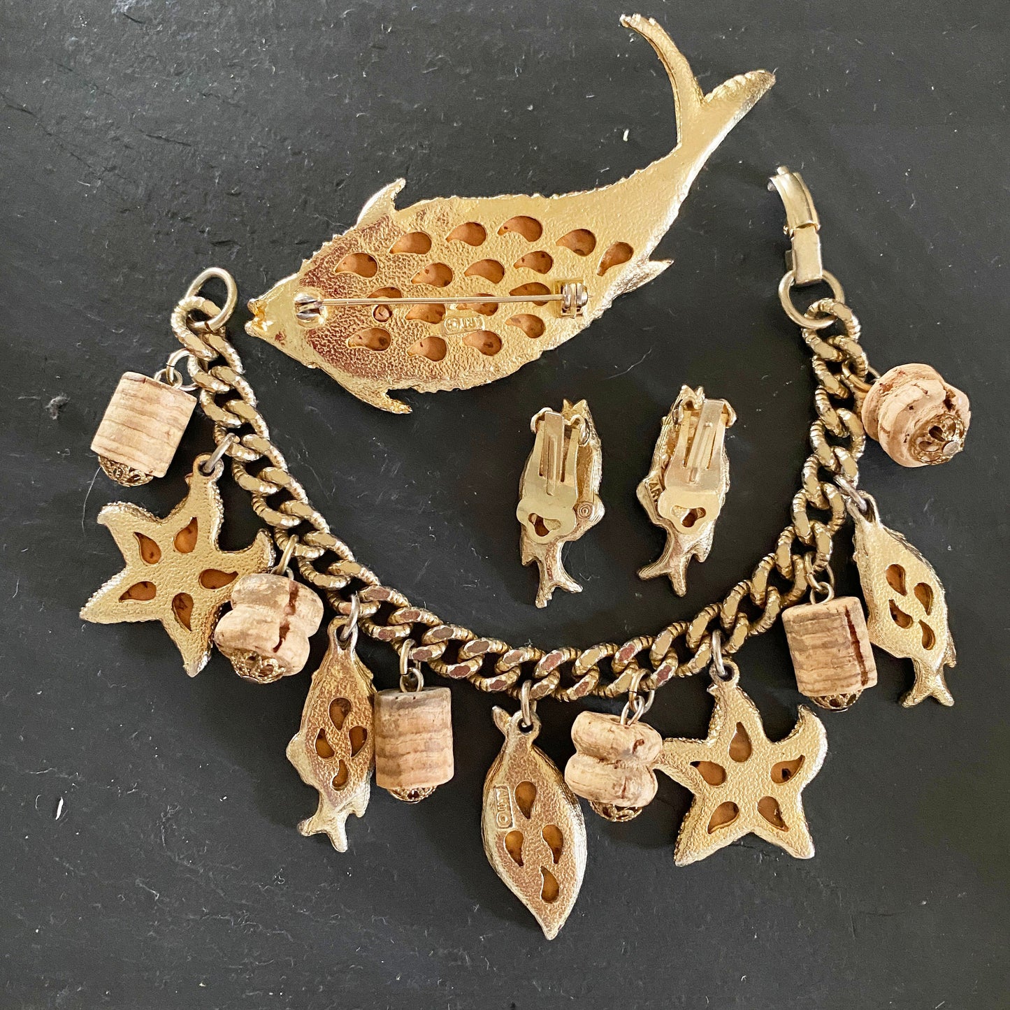 1960s Demi Parure Sea-life Ocean Fish Charm Bracelet Earrings Brooch Collectable Designer Costume Vintage Signed ART Mode-Art Arthur Pepper