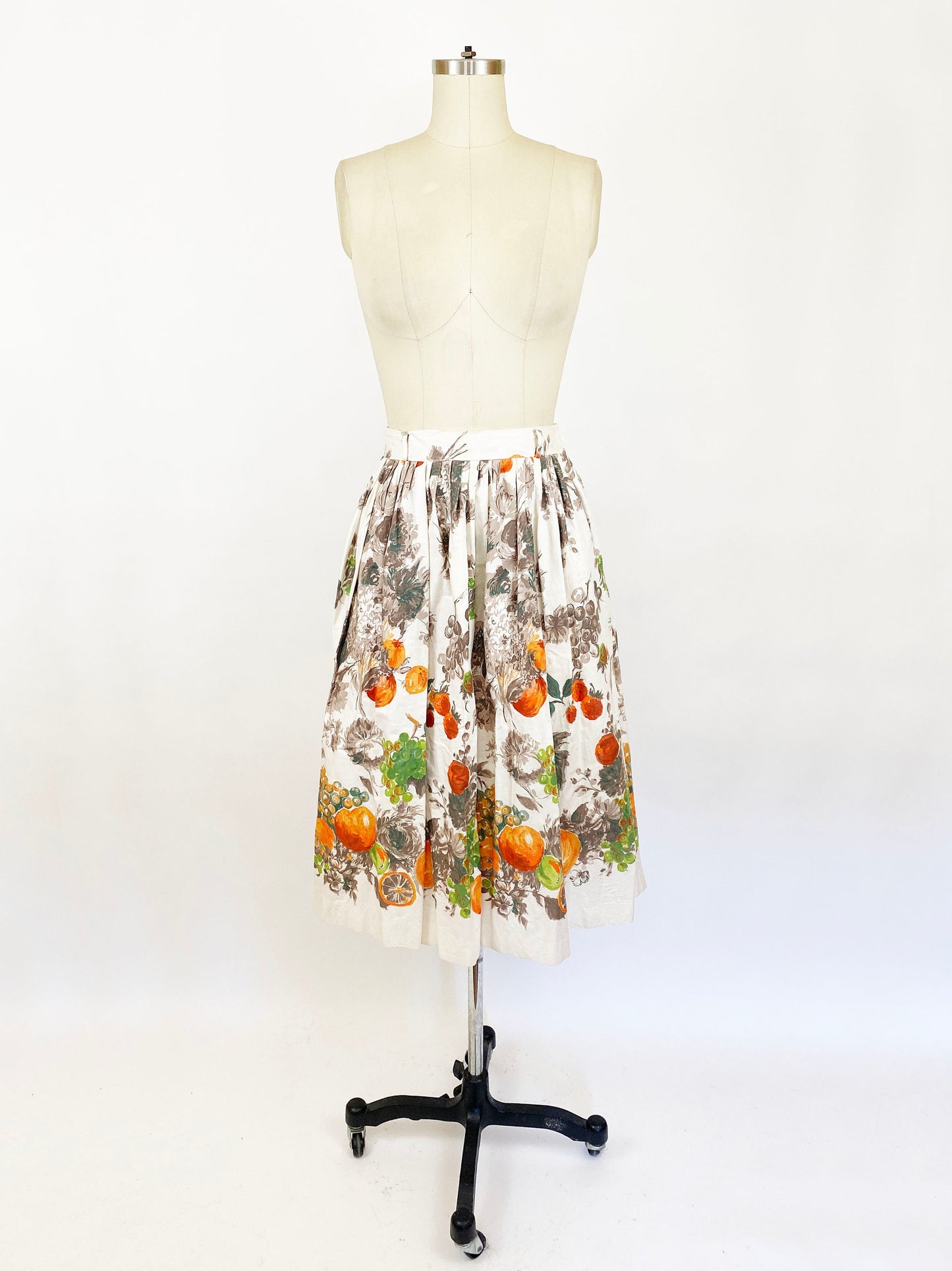 1950's Fruity Novelty Border Print Full Skirt Retro Cotton 50s Pleated White Orange Green Fruit Apple Grapes Strawberries / Small Waist 26"