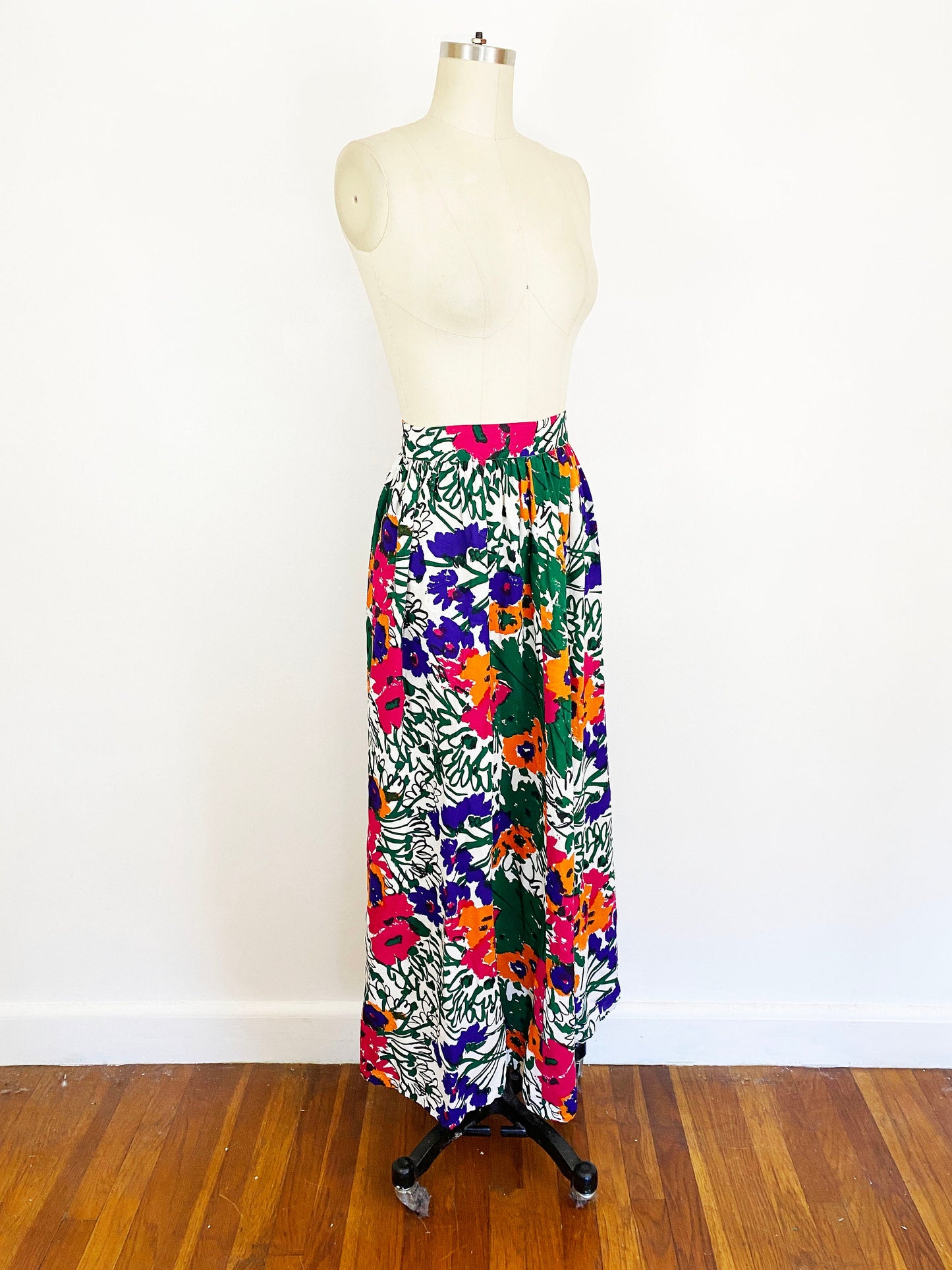 1960-1970's Vera Neumann Bright Floral Gathered Maxi Skirt 60s 70s Rayon Mod Boho Flowy Long Skirt Wearable Art Vintage / Size Medium