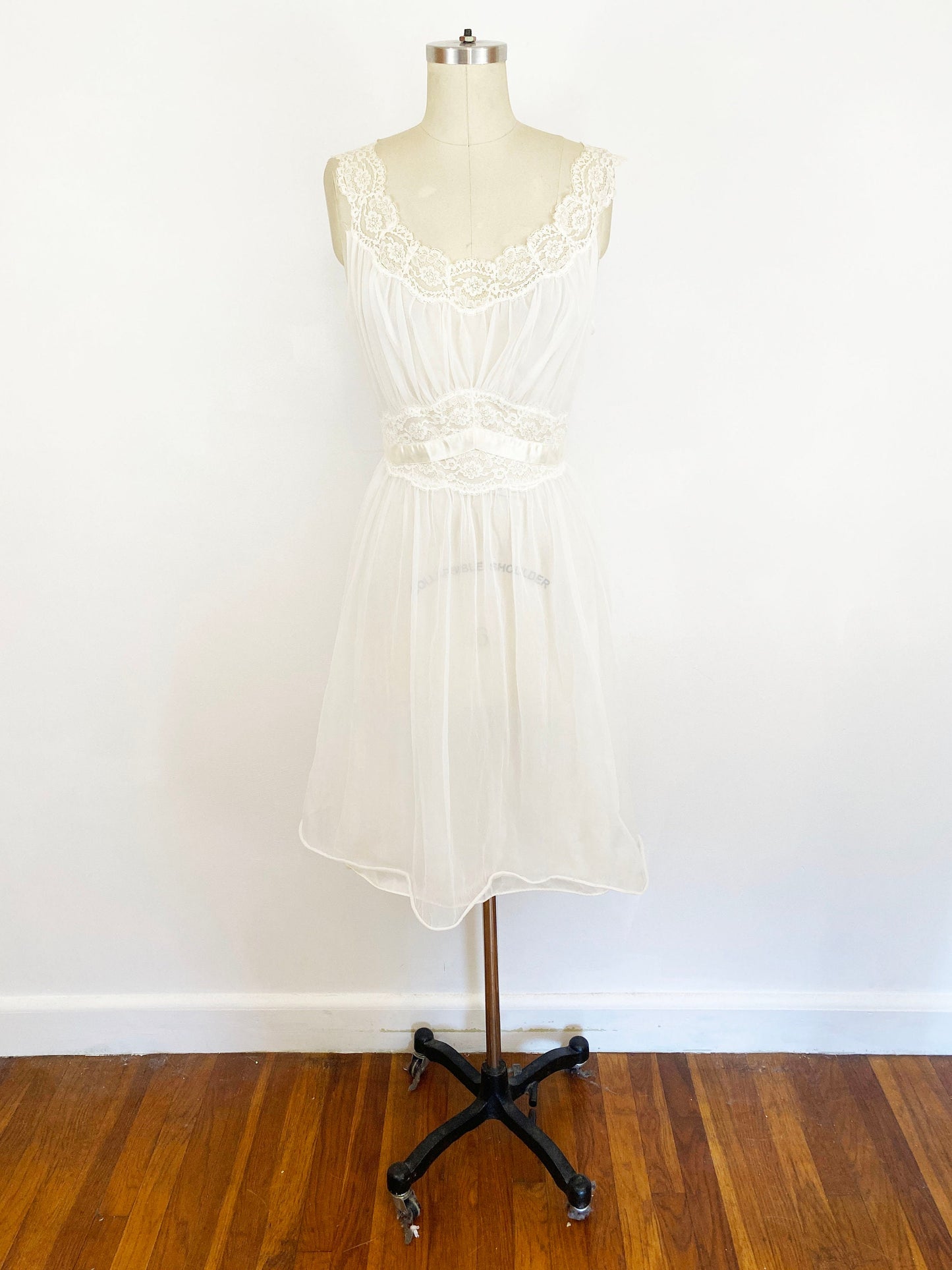1950-1960s White Lace Sheer Nylon Peignoir Set Nightgown Naughty Nighty Pin Up Sexy Goddess Retro Fit Flare Vintage / Vanity Fair / Size Small