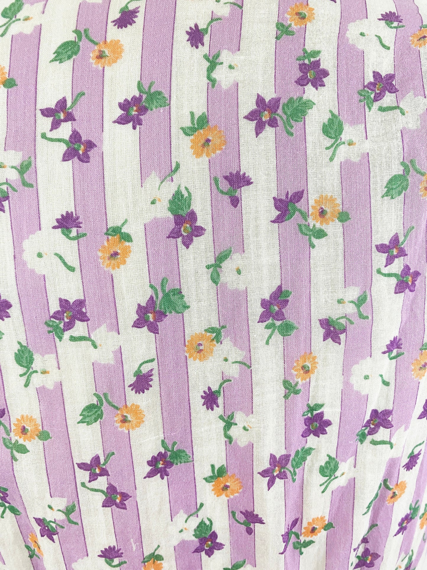 1930-1940s White and Purple Striped Floral Gauzy Cotton Day Dress Retro Chore Dress 30s 40s Cute Vintage Shirtwaist Feed Sack / Small 4/6