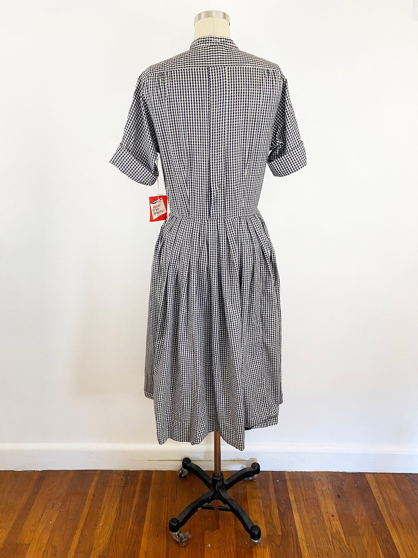 1950-1960's Black and White Cotton Gingham Checkered Plaid Shirtdress Retro Day Dress Fit and Flare Pin Up Cute / Serbin / Size Medium 8/10