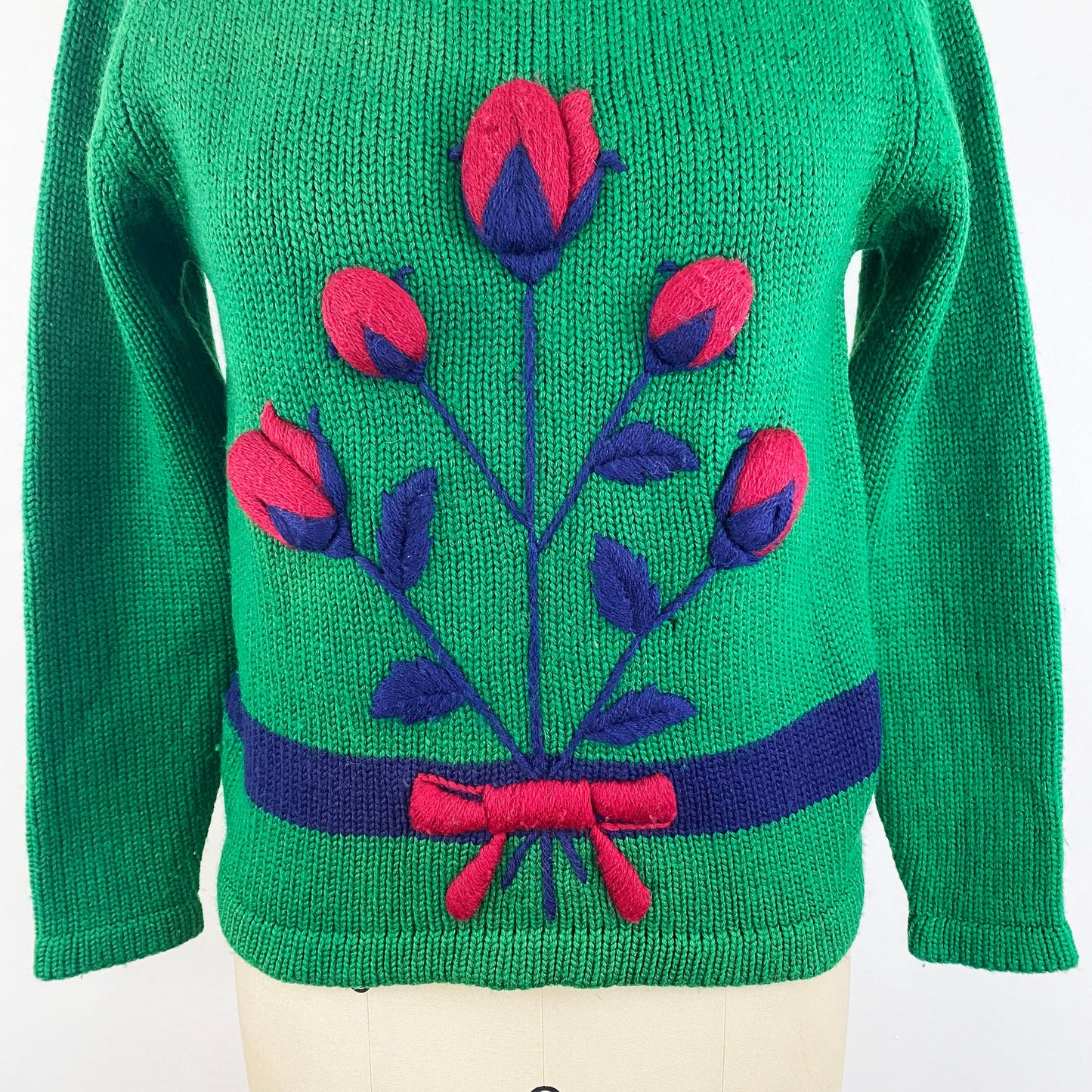 1960s Green and Purple Floral 3D Bouquet Sweater Mod Preppy Retro Folk Wool Knit Boatneck Unique / Modern Juniors  / Size Small 4/6