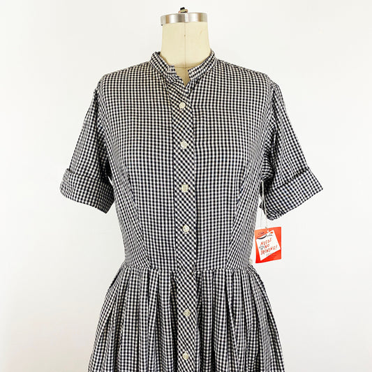 1950-1960's Black and White Cotton Gingham Checkered Plaid Shirtdress Retro Day Dress Fit and Flare Pin Up Cute / Serbin / Size Medium 8/10