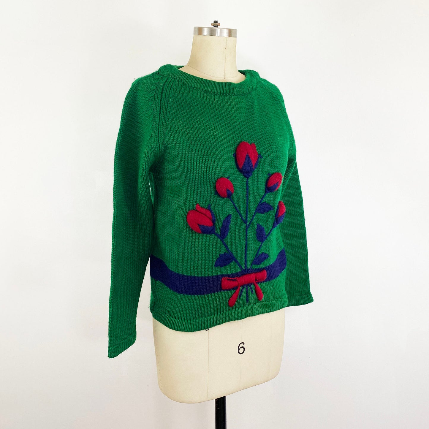 1960s Green and Purple Floral 3D Bouquet Sweater Mod Preppy Retro Folk Wool Knit Boatneck Unique / Modern Juniors  / Size Small 4/6