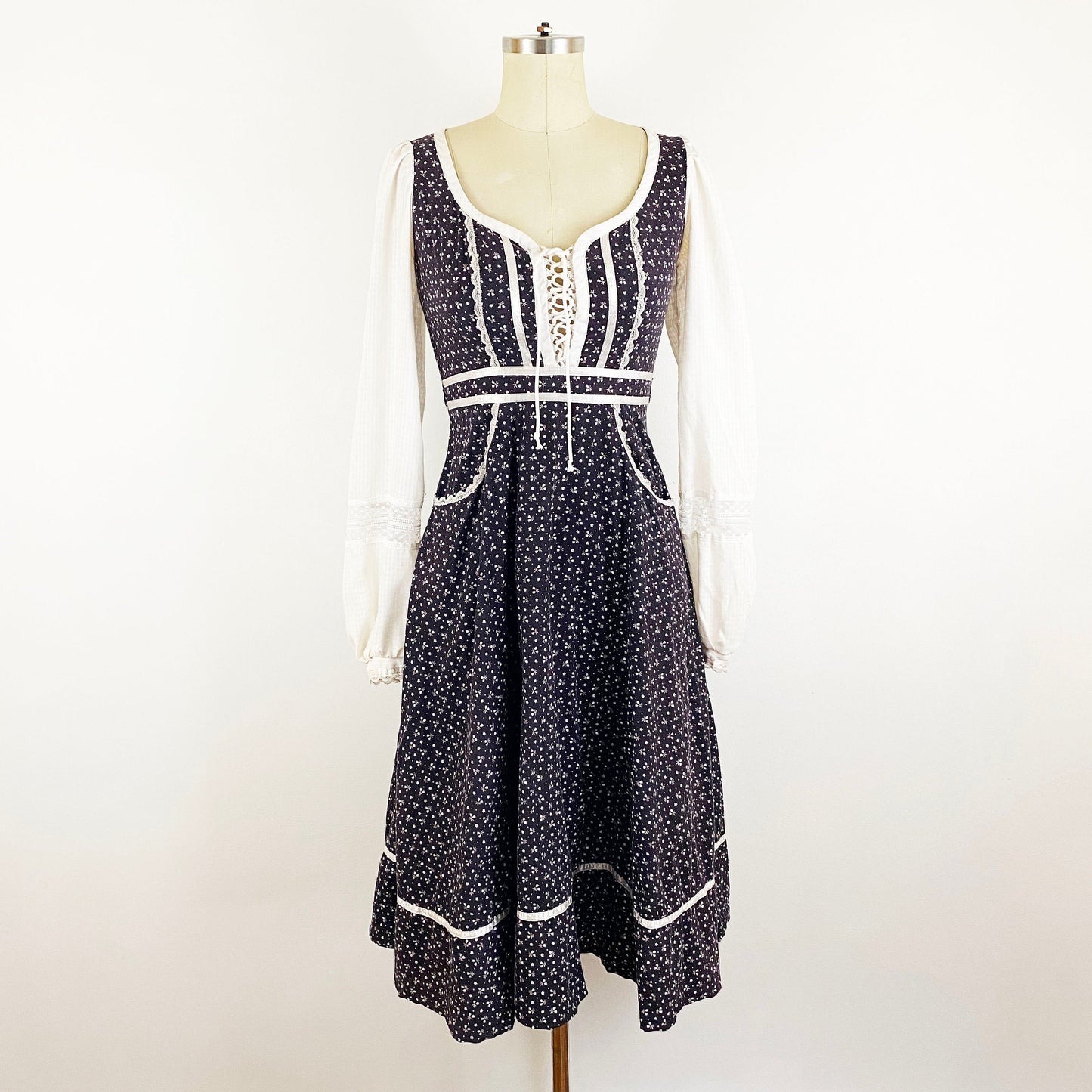 1970s Gunne Sax Calico Navy Floral Long Sleeve Dress Prairie Dress Cottagecore Romantic / Small 4