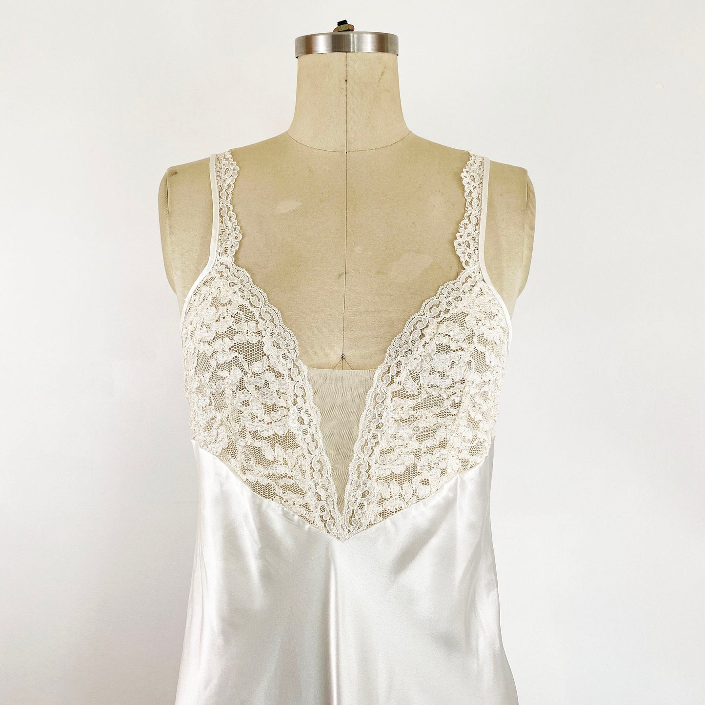 Vintage Ivory/White Lace Negligee - M